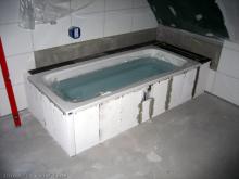 Die Badewanne ist eingebaut Badewanne mit Wasser als Ballast [20.01.2010] Sanitärtechnik