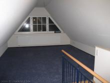 Teppichboden im Dachspitz  [09.02.2010] Fußboden